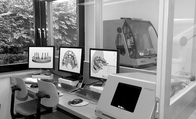 CAD CAM für die Herstellung von Zahnimplantaten